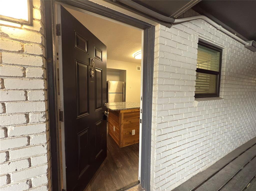 5928 Fletcher Avenue, Unit 16 Fort Worth, TX 76107 - Photo 4 of 20 a view of a balcony