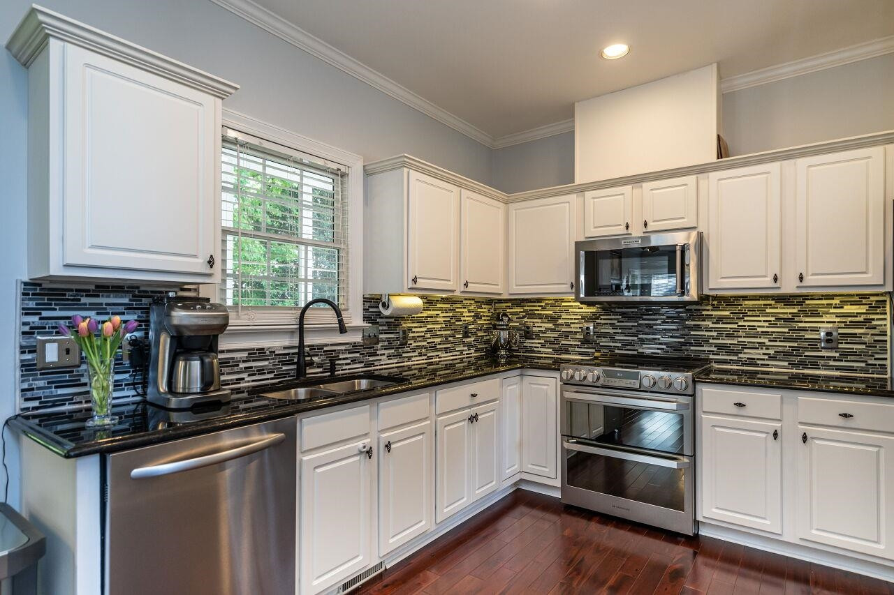 8640 Paddle Wheel Drive Raleigh, NC 27615 - Photo 12 of 31 Kitchen