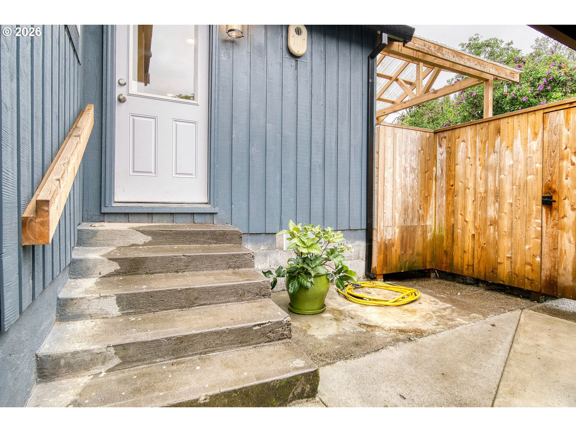274 North 3rd Street St. Helens, OR 97051 - Photo 26 of 30 a view of an entryway