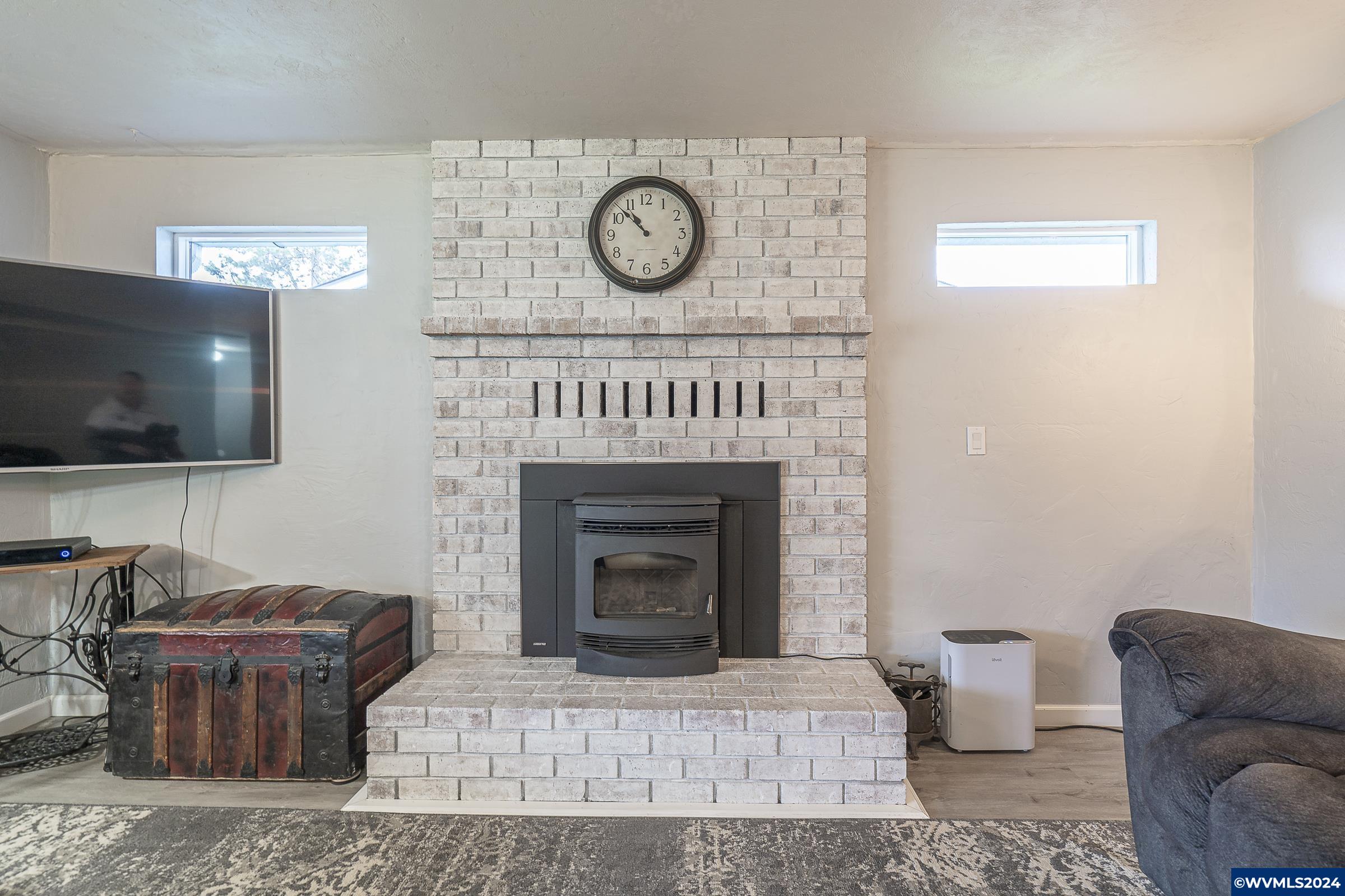 1111 Walker Road Lebanon, OR 97355 - Photo 11 of 31 Gallery Image 11