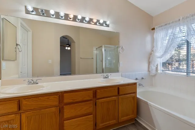 $2,200 | 9570 Teton Vista Avenue, Las Vegas, NV 89117