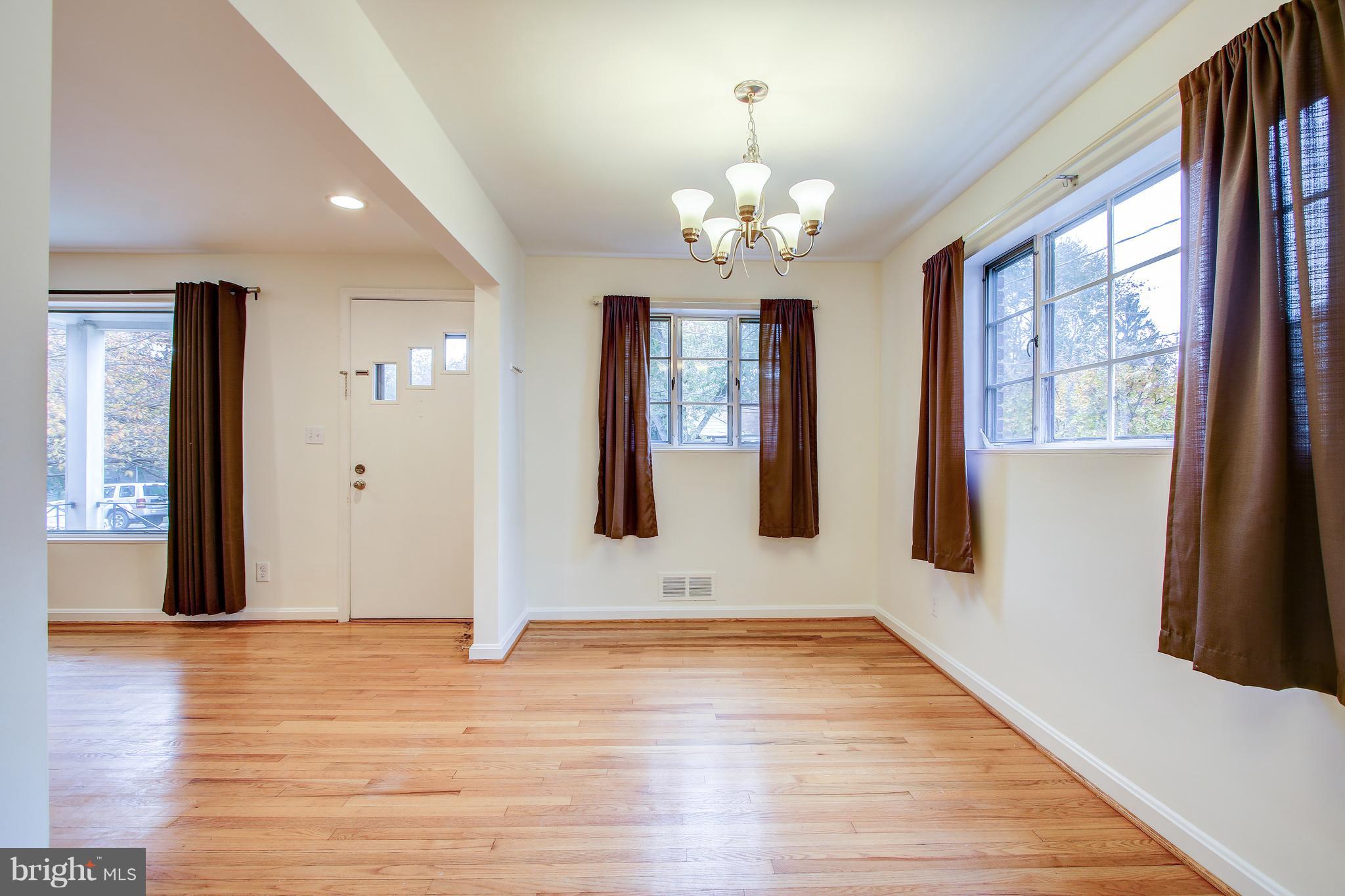 2420 Homestead Drive Silver Spring, MD 20902 - Photo 7 of 31 Dining room