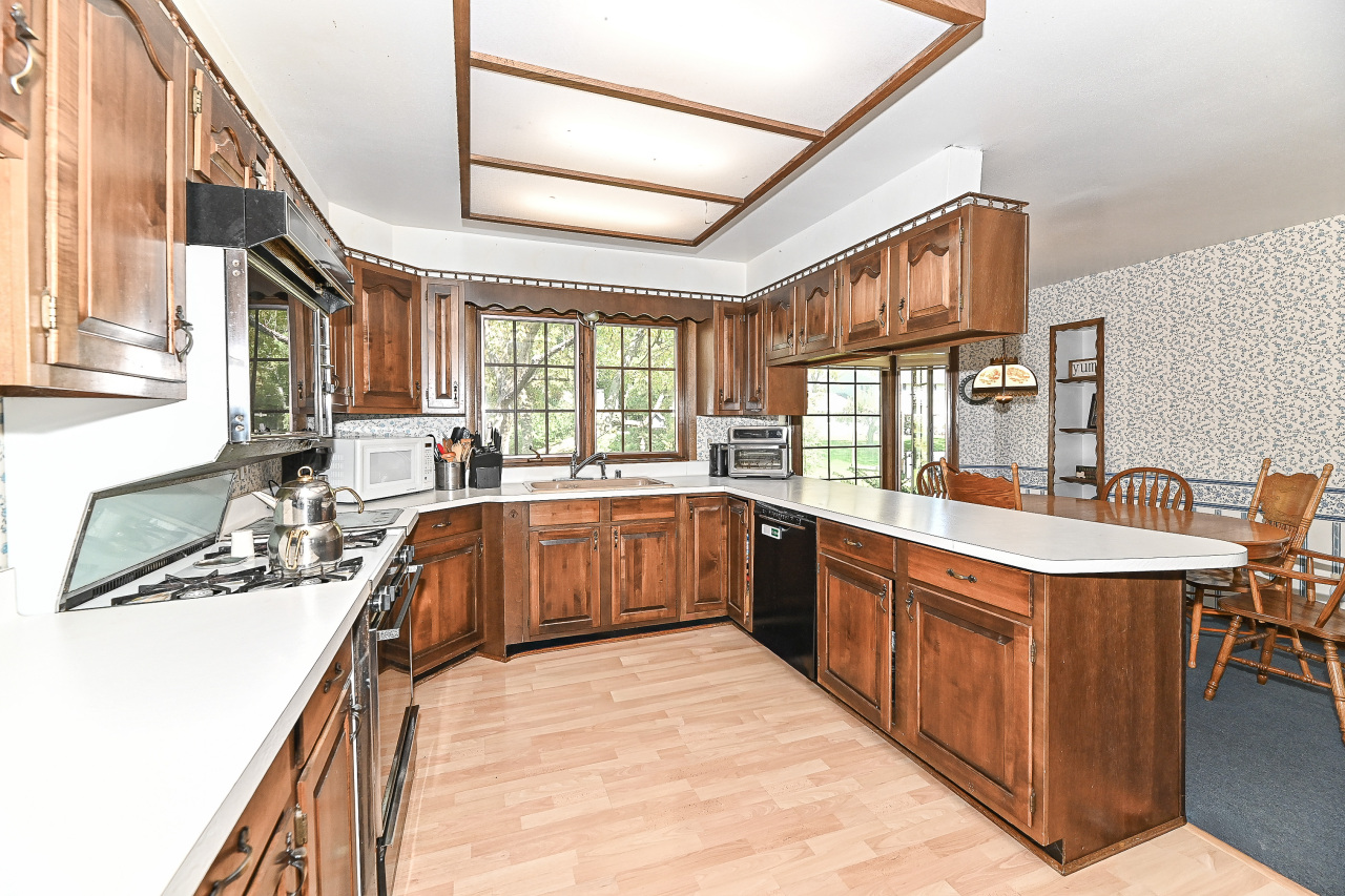 8866 Greenmeadow Lane Greendale, WI 53129 - Photo 10 of 45 Photo 10