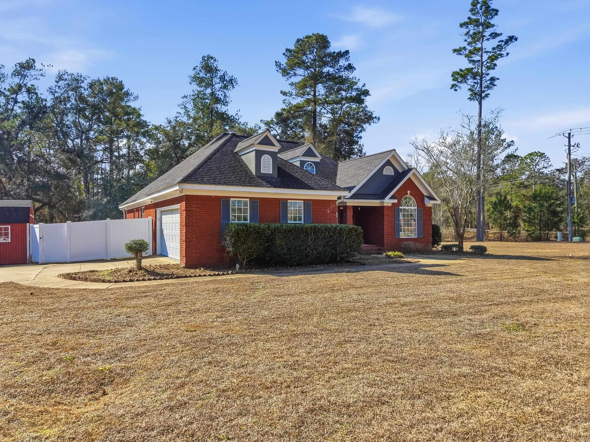 2000 Ashton Way Bainbridge, GA 39819 - Photo 2 of 55