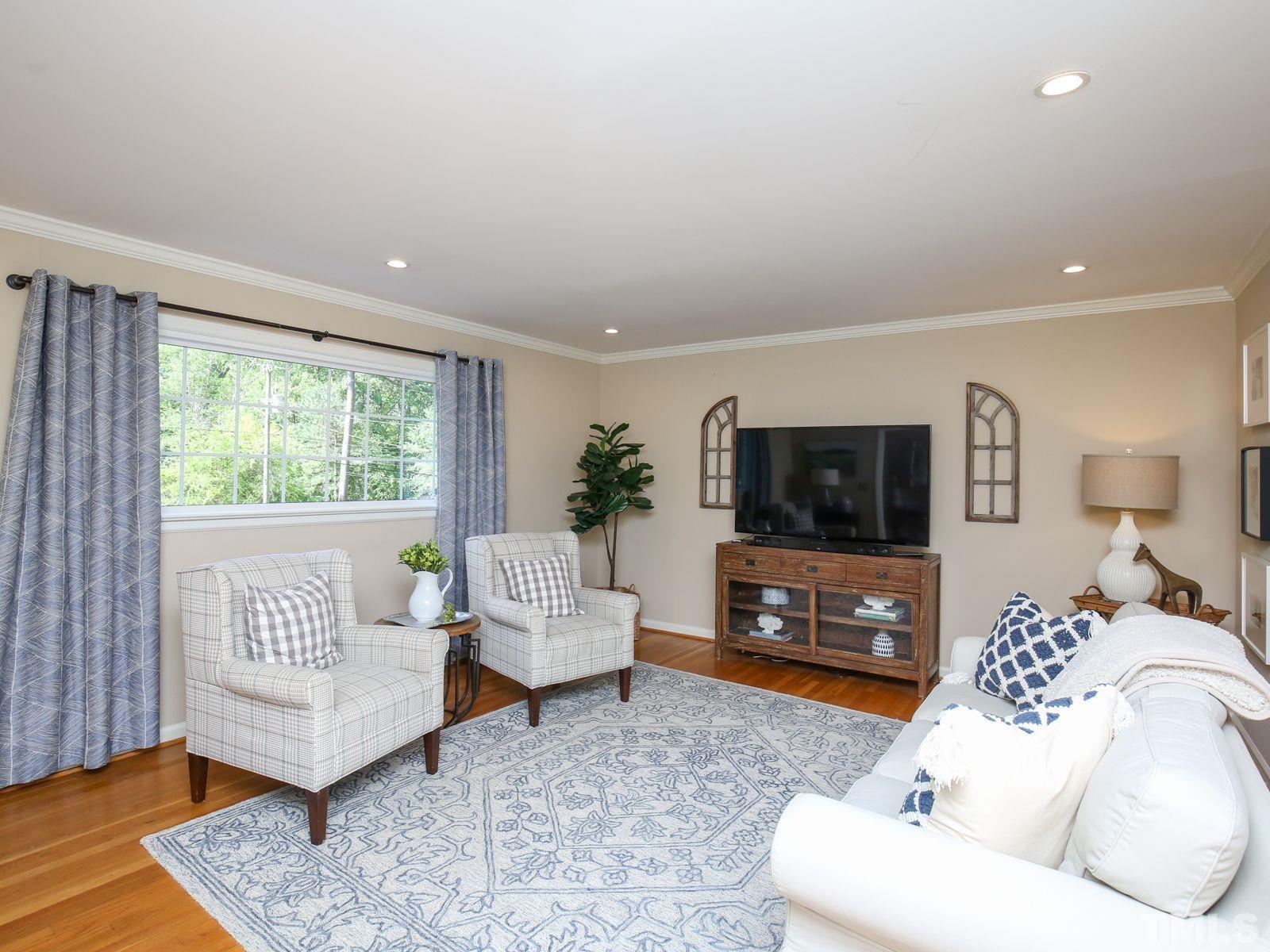 908 Temple Street Raleigh, NC 27609 - Photo 4 of 44 Gallery Image 4