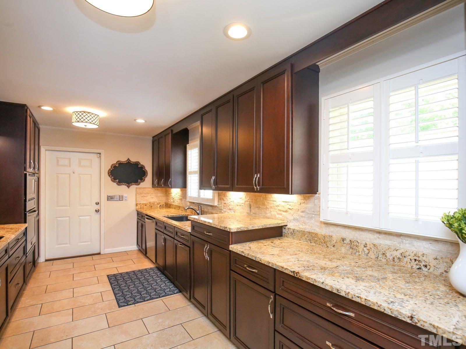 908 Temple Street Raleigh, NC 27609 - Photo 8 of 44 Gallery Image 8