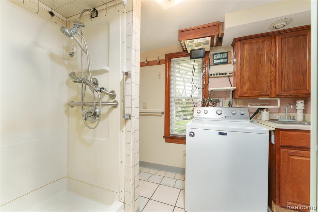 712 East Grand River Road Fowlerville, MI 48836 - Photo 14 of 34