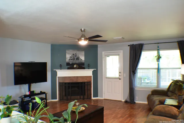 $2,000 | 1715 Mountain Brook, Schertz, TX 78154