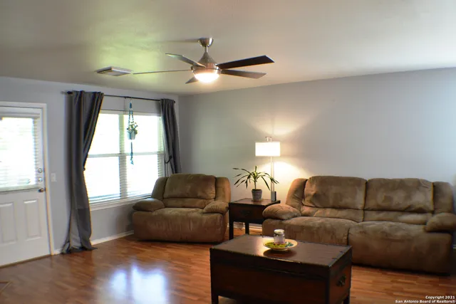 $2,000 | 1715 Mountain Brook, Schertz, TX 78154