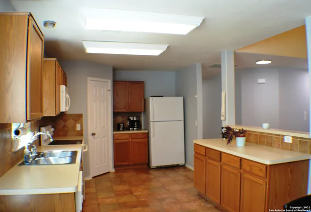 $2,000 | 1715 Mountain Brook, Schertz, TX 78154