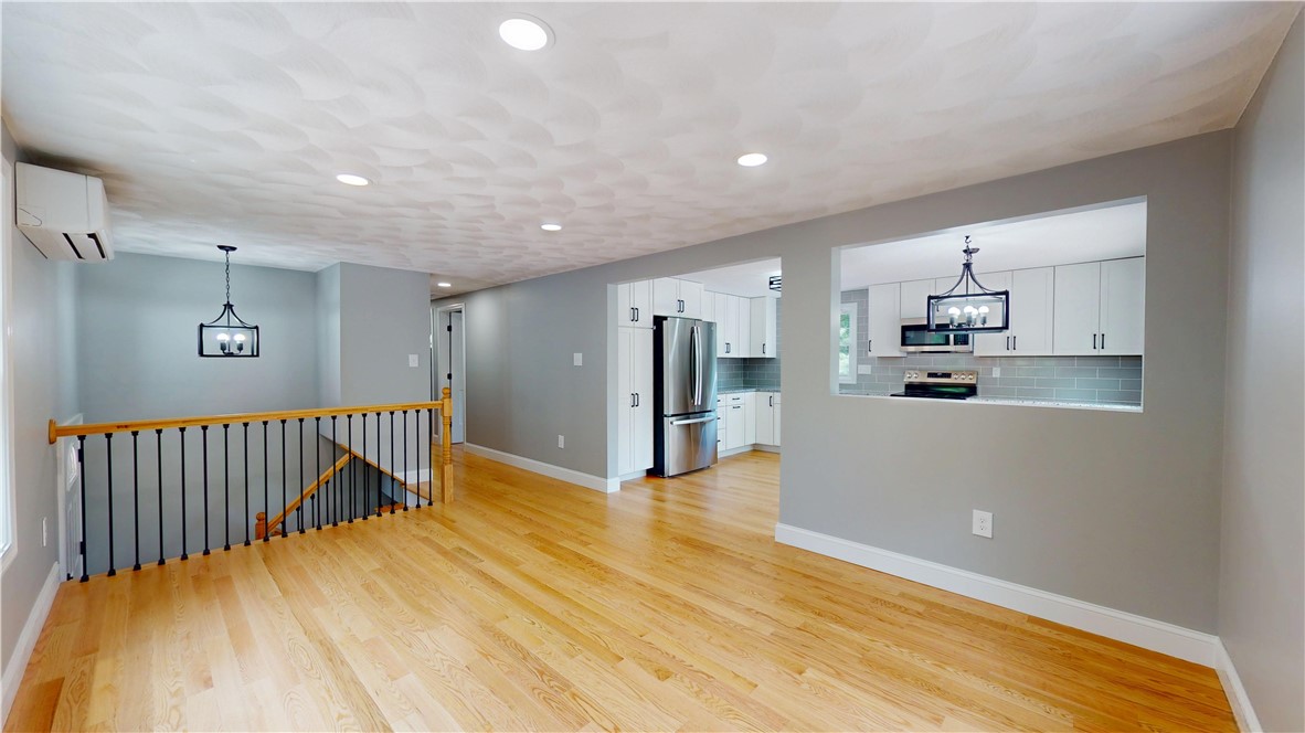 112 Cranberry Ridge Road Glocester, RI 02857 - Photo 4 of 31