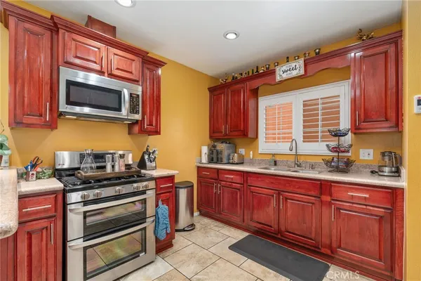 $1,000,000 | 10240 Atlantic Avenue, South Gate, CA 90280