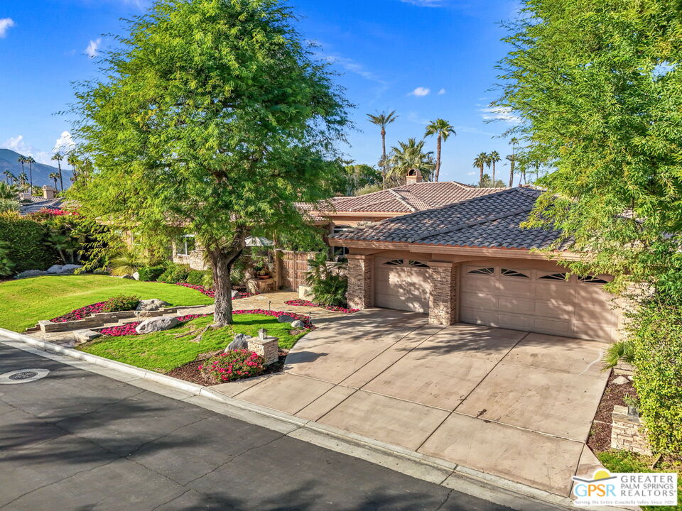 2 Varsity Circle Rancho Mirage, CA 92270 - Photo 65 of 65 a front view of a house with yard
