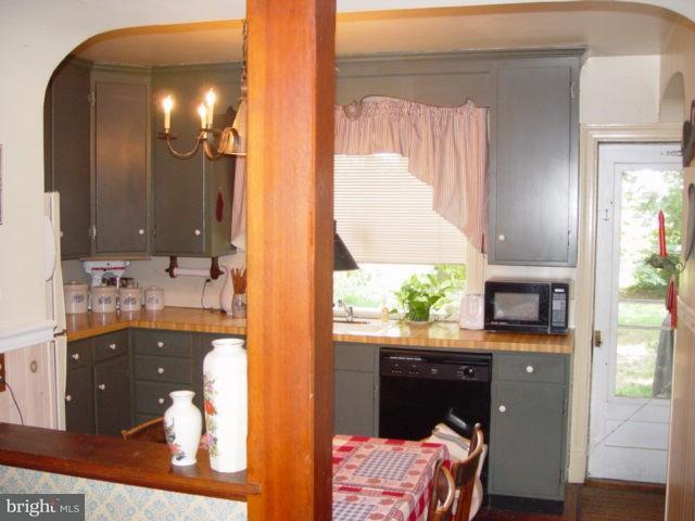 417 Rohrerstown Road Lancaster, PA 17603 - Photo 7 of 9 Gallery Image 7