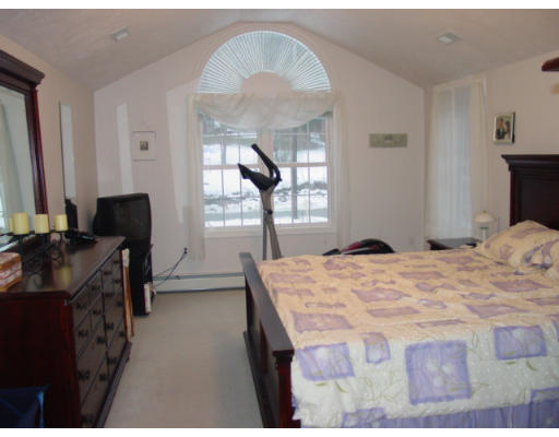 61 Rockmeadow Road Uxbridge, MA 01569 - Photo 11 of 14 Gallery Image 11