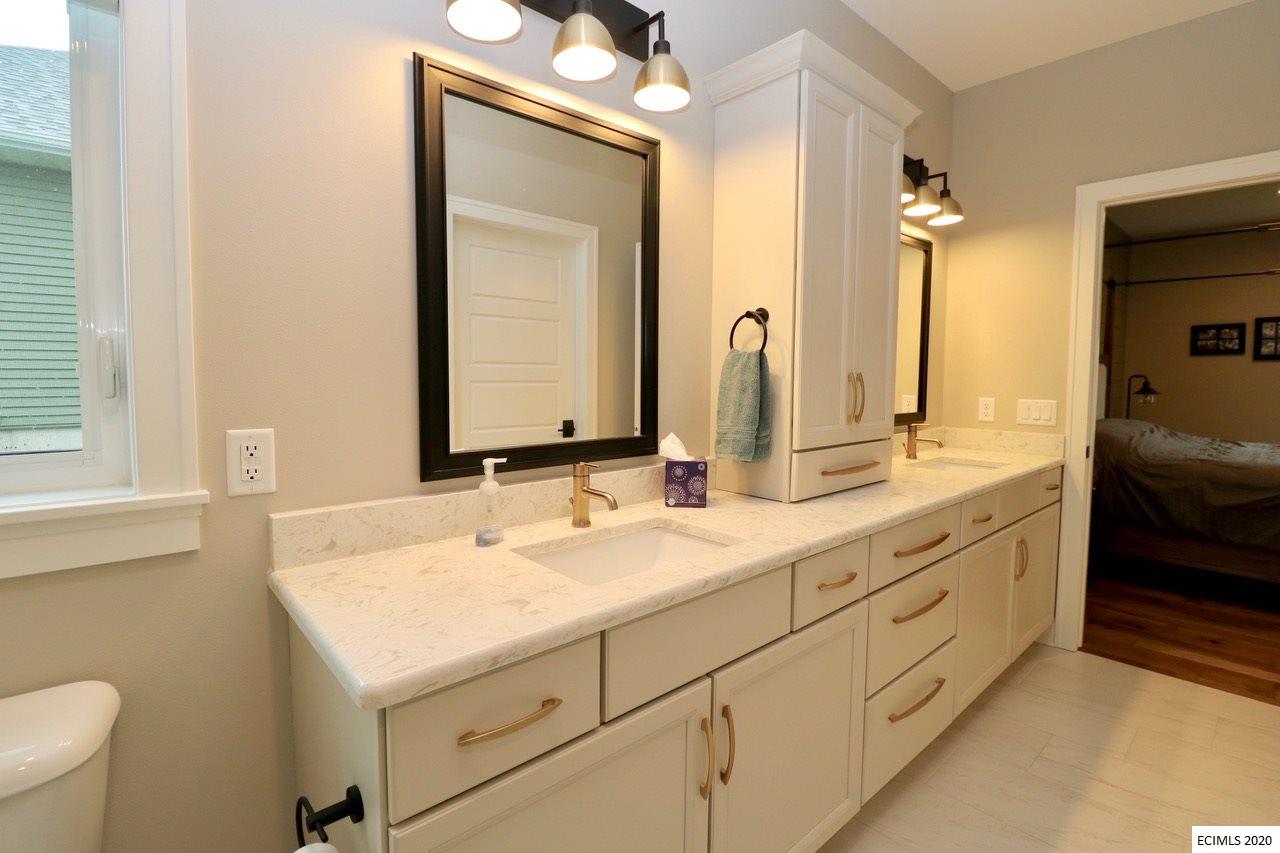 2243 Antler Ridge Drive Dubuque, IA 52002 - Photo 12 of 31 Gallery Image 12