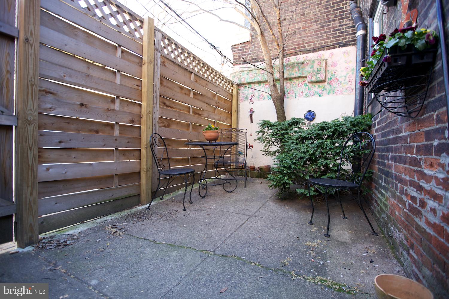 2213 Rittenhouse Square Philadelphia, PA 19103 - Photo 16 of 32 Rear patio/yard