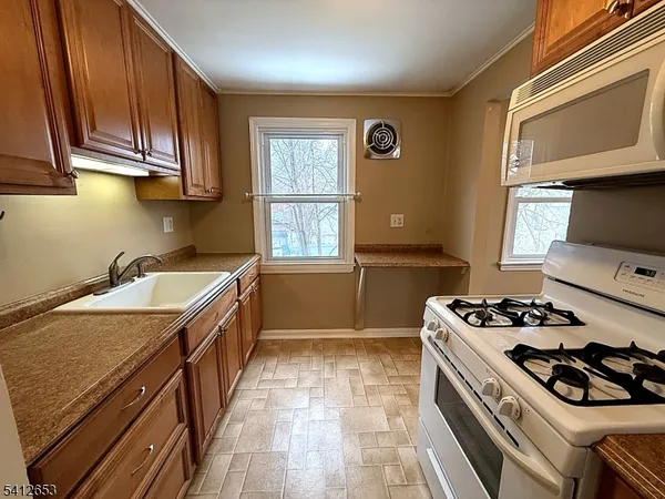 $2,500 | 73 Horton Avenue, Hawthorne, NJ 07506