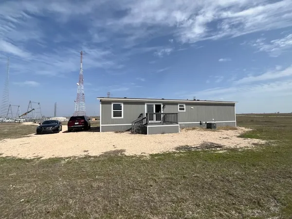 $1,700 | 3350 County Road 461, Elgin, TX 78621