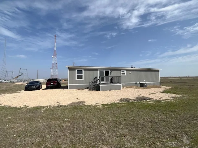 $1,700 | 3350 County Road 461, Elgin, TX 78621