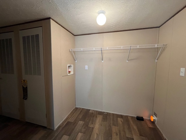 3350 County Road 461 Elgin, TX 78621 - Photo 5 of 17 Electric connections for washer& dryer