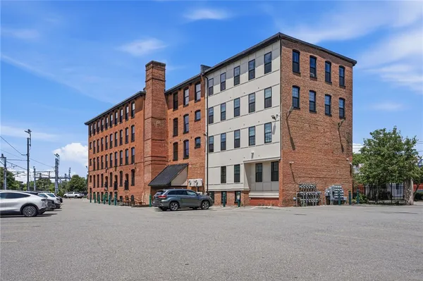 $299,000 | 50 Ashburton Street, Unit 1, Providence, RI 02904