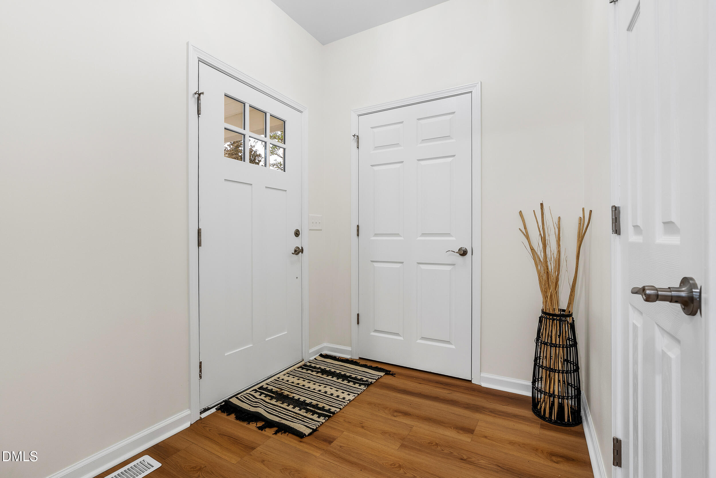 2810 Beechwood Drive Durham, NC 27707 - Photo 6 of 50 photos-06