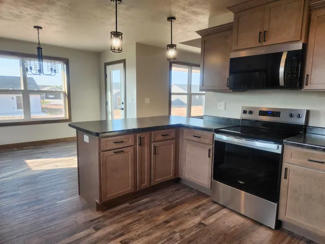 $412,500 | 2021 Red Fox Lane, Kaukauna, WI 54130