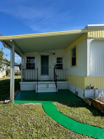 $172,500 | 7199 Southeast Redbird Circle, Hobe Sound, FL 33455