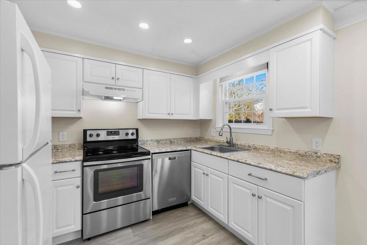 8 Captain Cook Lane, Unit 8 Centerville, MA 02632 - Photo 11 of 35 16-7X8A8752