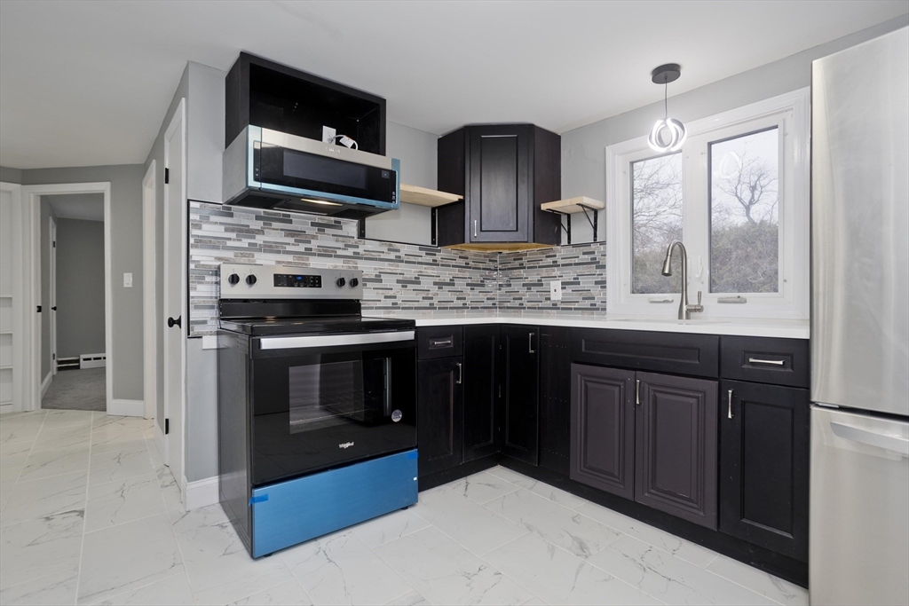 88 Price Street Springfield, MA 01104 - Photo 11 of 31