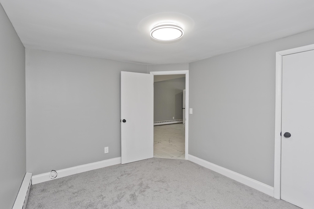 88 Price Street Springfield, MA 01104 - Photo 17 of 31