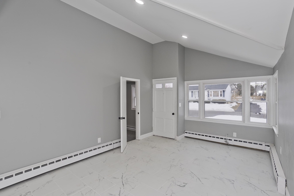 88 Price Street Springfield, MA 01104 - Photo 3 of 31