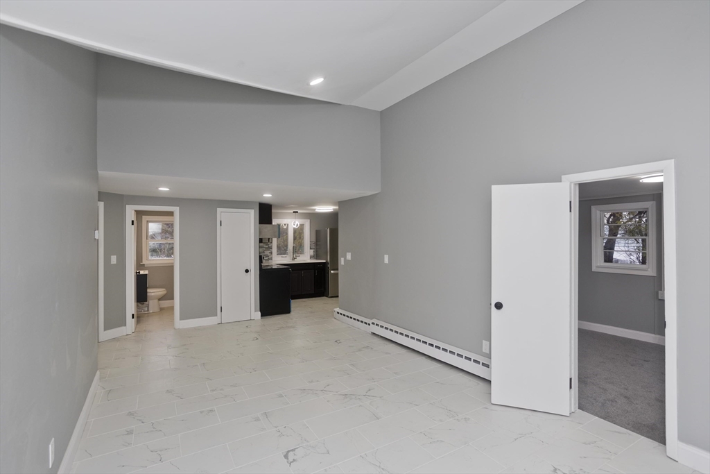 88 Price Street Springfield, MA 01104 - Photo 6 of 31