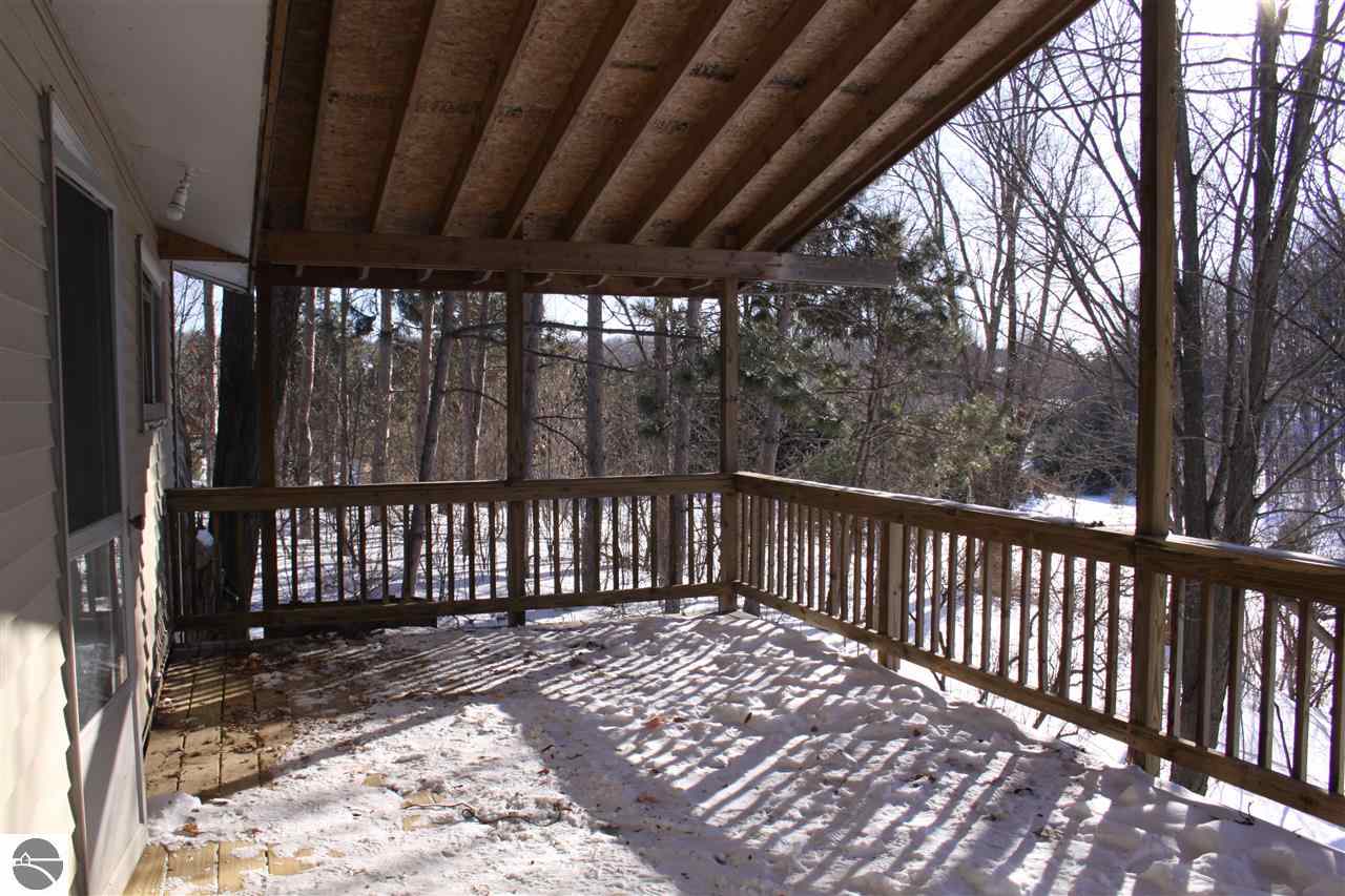 1137 Carlisle Road Traverse City, MI 49696 - Photo 4 of 24 1795412-3.JPG