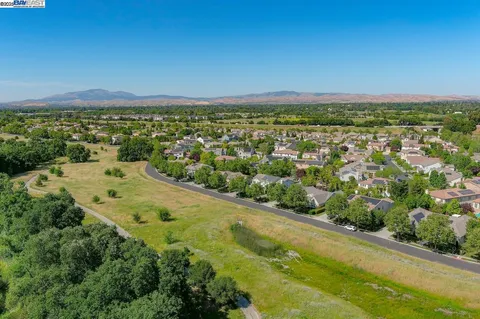 $3,088,000 | 1131 Laguna Creek Lane, Pleasanton, CA 94566