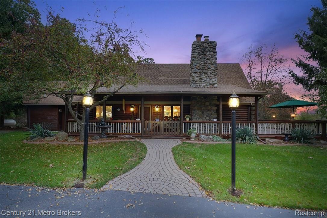10065 Center Road Fenton, MI 48430 - Photo 74 of 77 twilight2.JPG