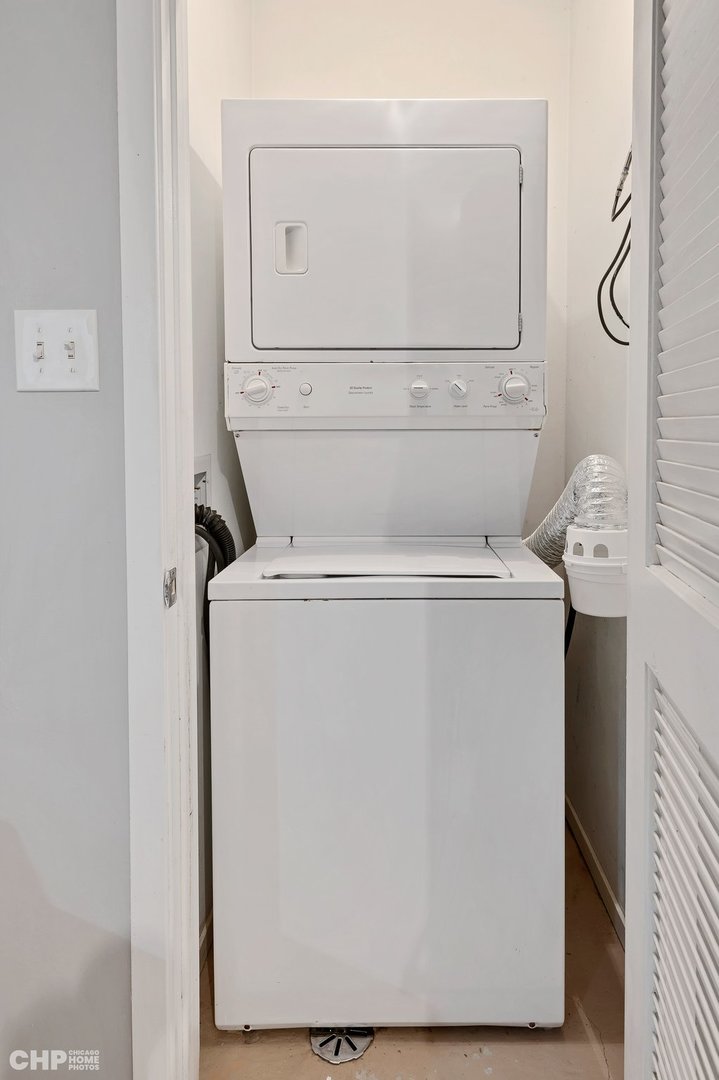 2000 South Michigan Avenue, Unit 107 Chicago, IL 60616 - Photo 22 of 30 a close up view of washer and dryer