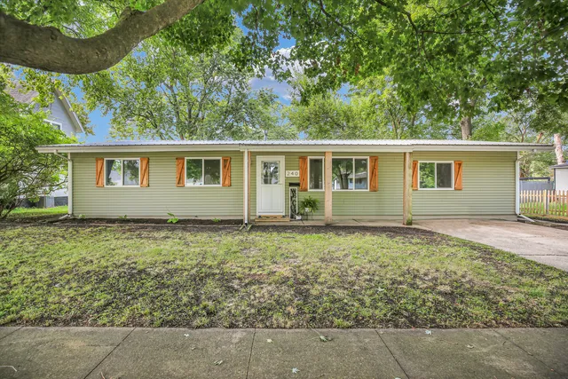 $234,000 | 240 West Pine Street, Paxton, IL 60957