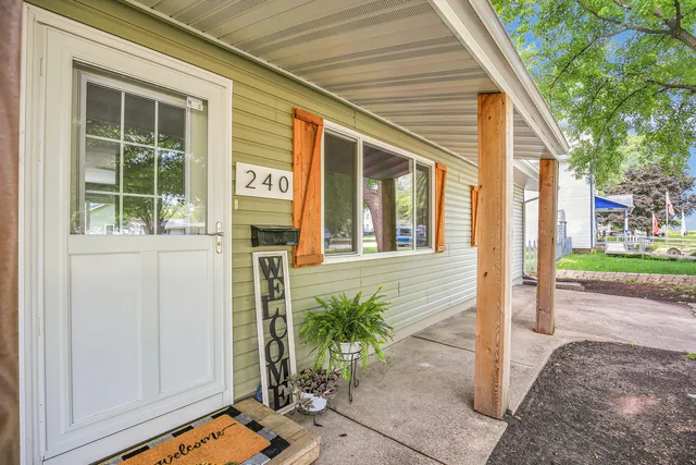 $234,000 | 240 West Pine Street, Paxton, IL 60957