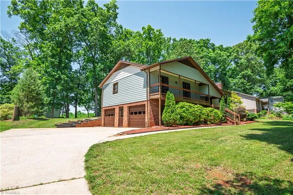 $408,000 | 1625 Eagle Crest Drive, Pfafftown, NC 27040