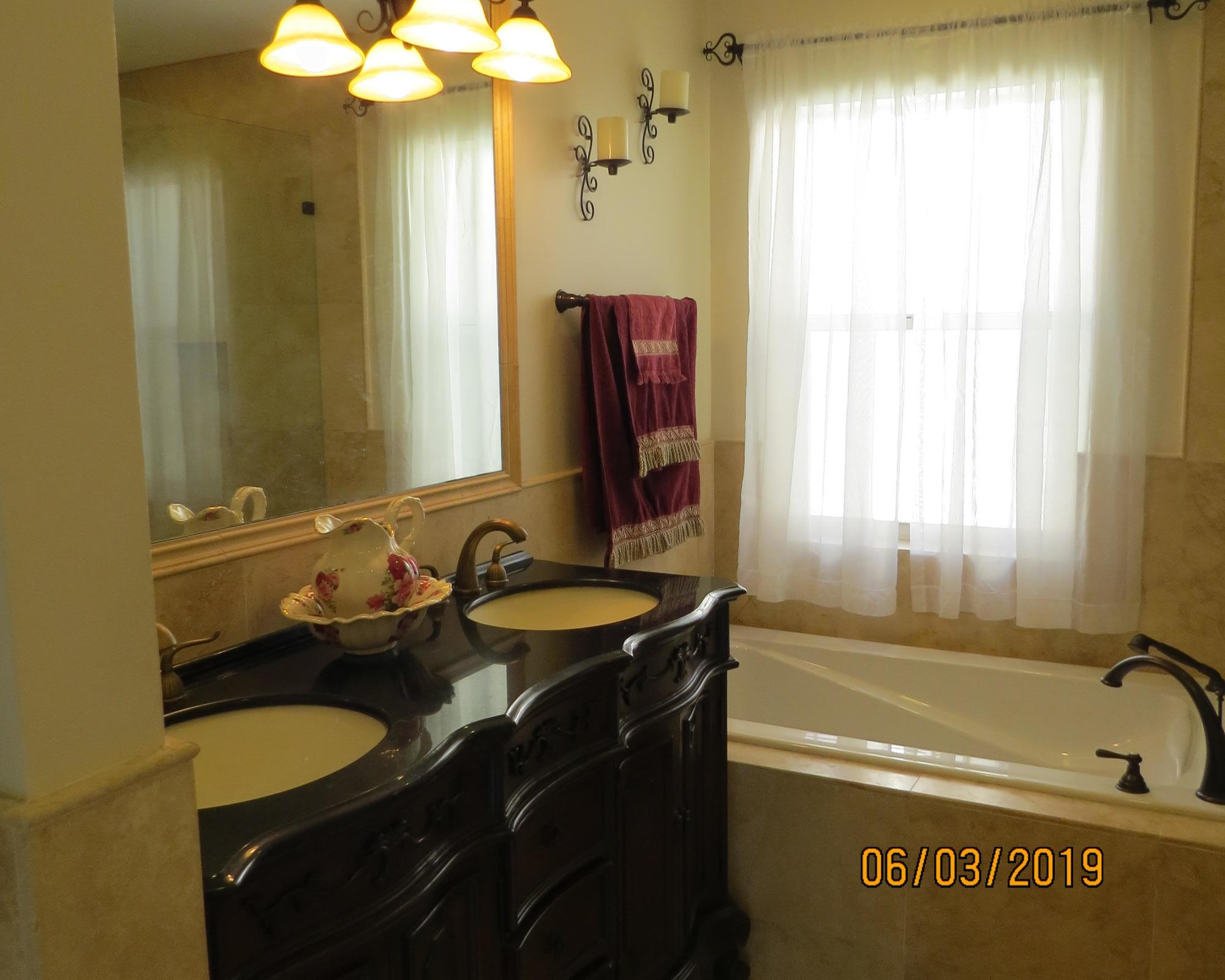 1061 Aspri Way Riviera Beach, FL 33418 - Photo 21 of 36 Soaking Tub