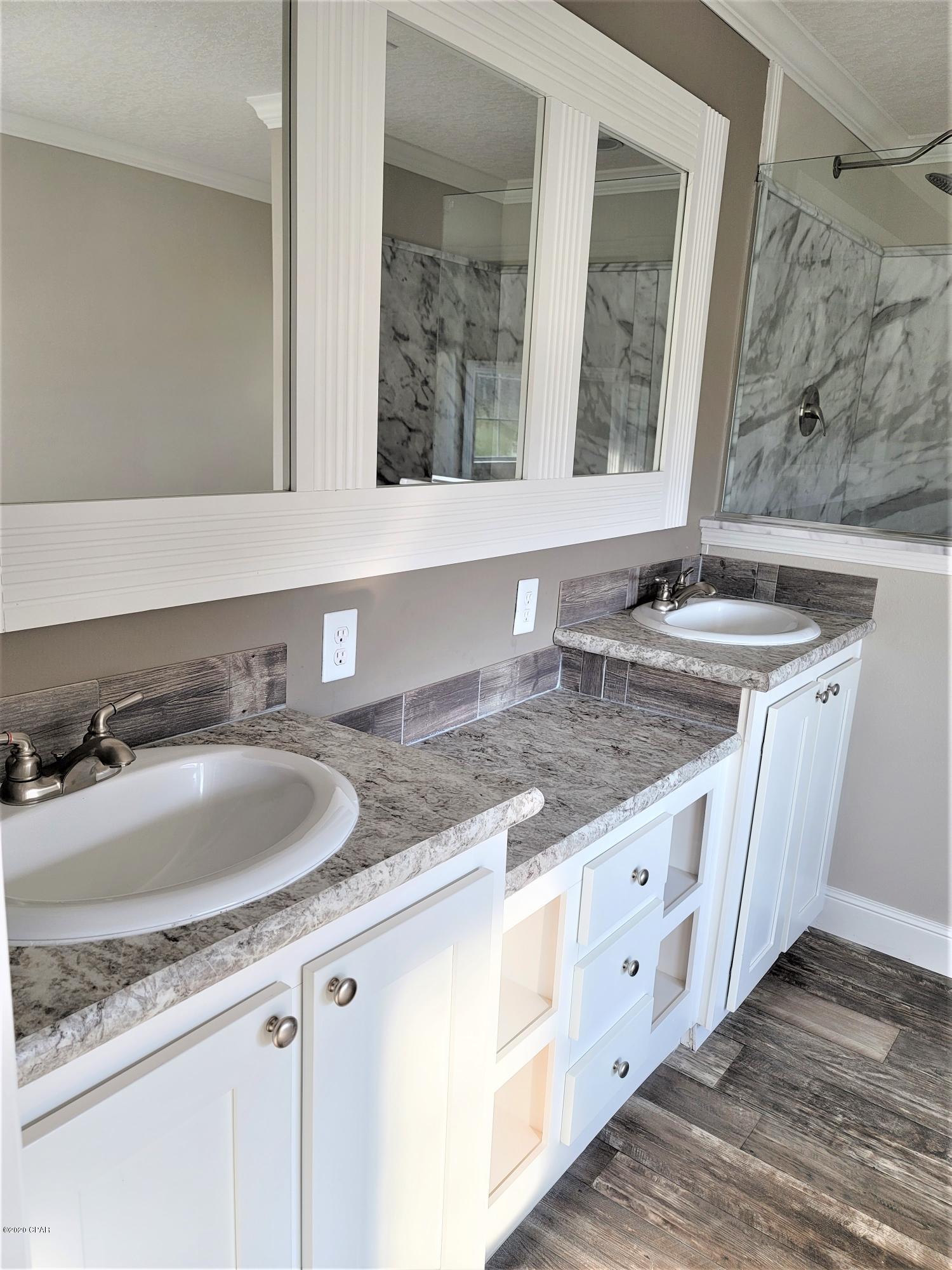 7045 Hamilton Road Grand Ridge, FL 32442 - Photo 29 of 34 Gallery Image 29