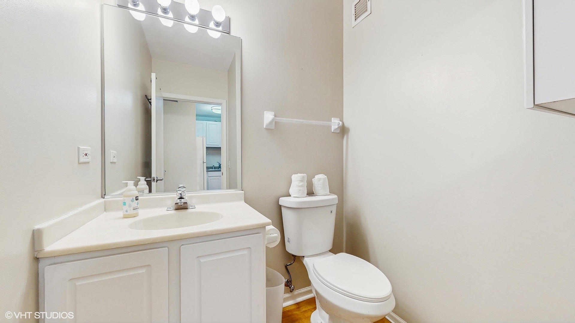 630 North State Street, Unit 2403 Chicago, IL 60654 - Photo 16 of 26