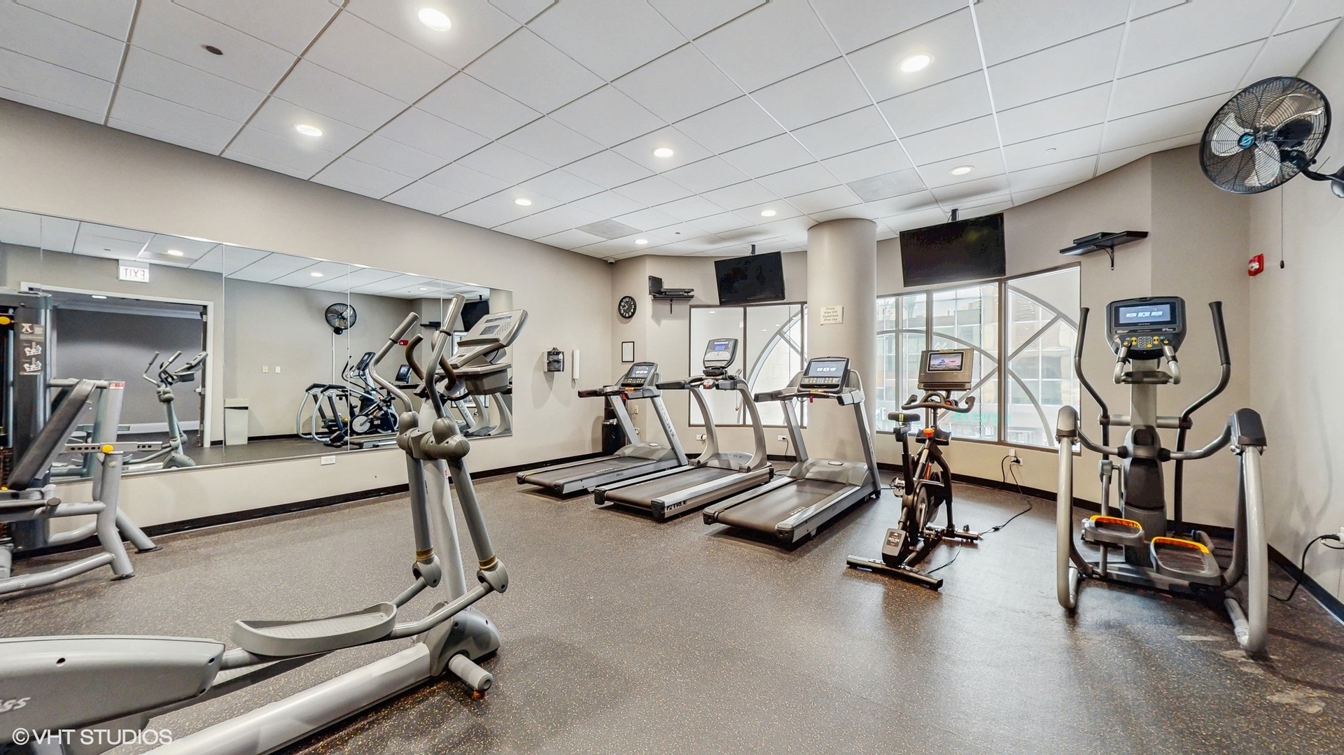 630 North State Street, Unit 2403 Chicago, IL 60654 - Photo 19 of 26