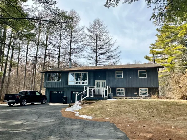 $399,995 | 35 Knob Hill Road, Peru, NY 12972