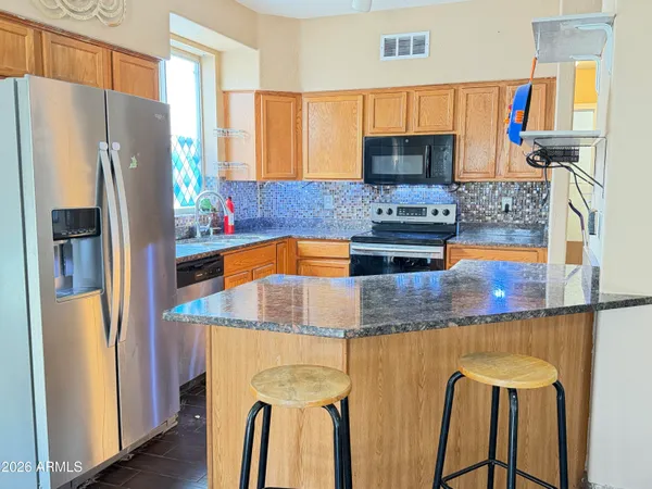 $2,600 | 3133 East Kristal Way, Phoenix, AZ 85050