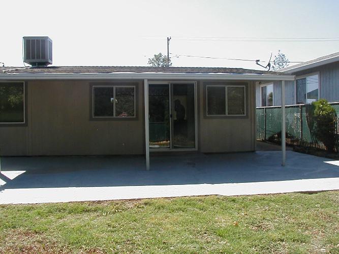 671 Ridge Road Redding, CA 96003 - Photo 3 of 5 covered patio