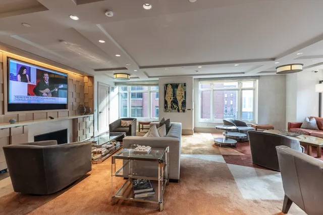 $785,000 | 100 Lovejoy Wharf, Unit 5N, Boston, MA 02114