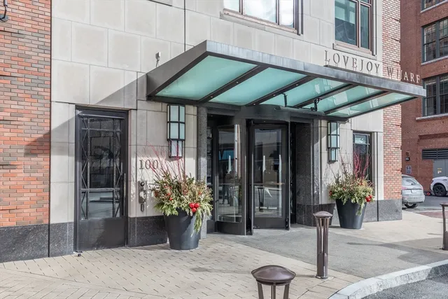 $785,000 | 100 Lovejoy Wharf, Unit 5N, Boston, MA 02114